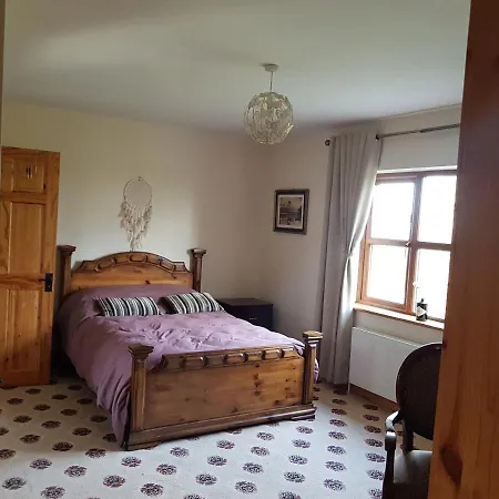 The Farmhouse Accomodation * Claremorris